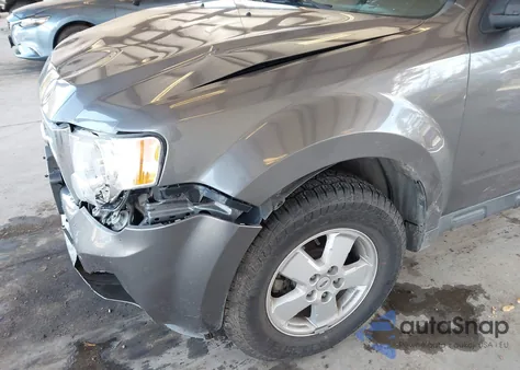 2012 Ford Escape Xlt z USA, uszkodzony, nr VIN 1FMCU9D72CKB83788